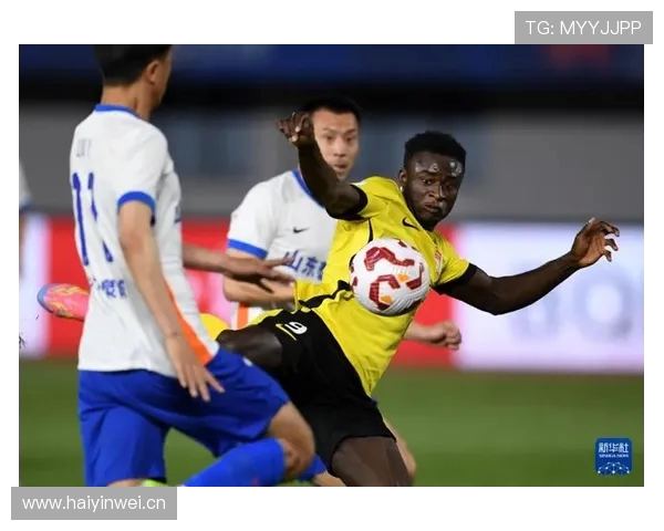 加纳前锋阿齐兹有望续约留队青岛西海岸冲击新赛季中超表现佳可期